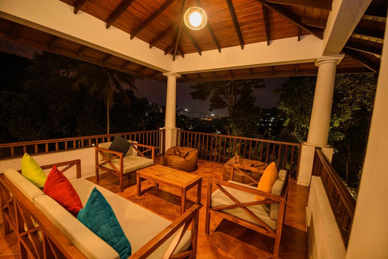 Bed and Breakfast Kingsman House Kandy Esterno foto