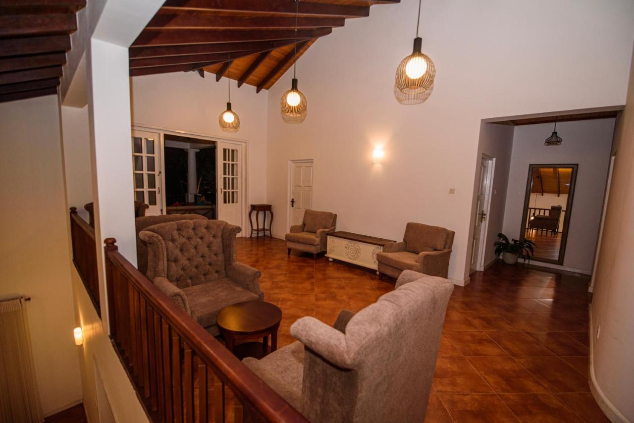 Bed and Breakfast Kingsman House Kandy Esterno foto