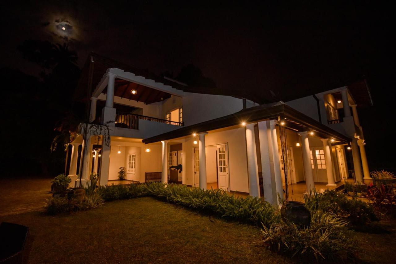 Bed and Breakfast Kingsman House Kandy Esterno foto