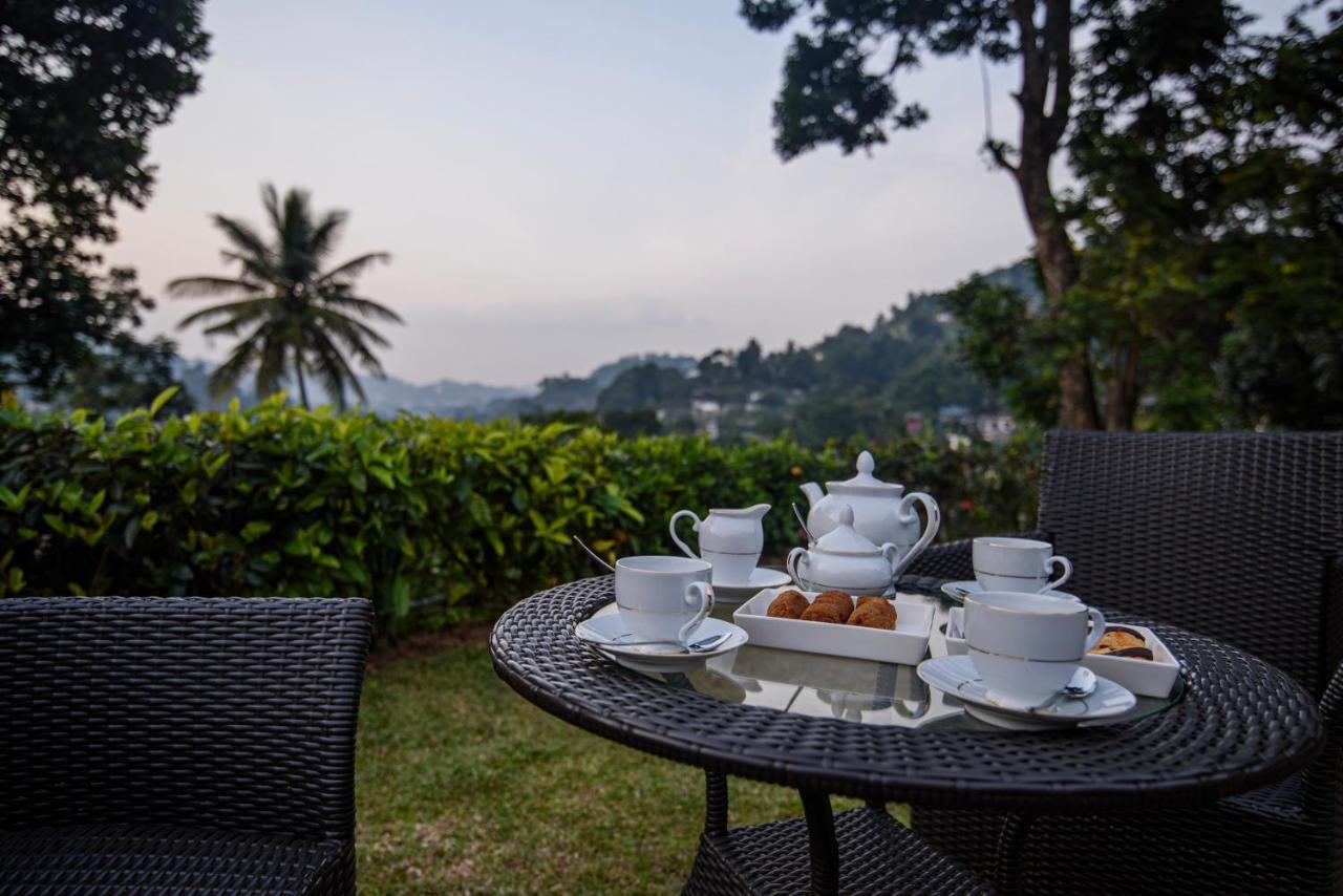 Bed and Breakfast Kingsman House Kandy Esterno foto