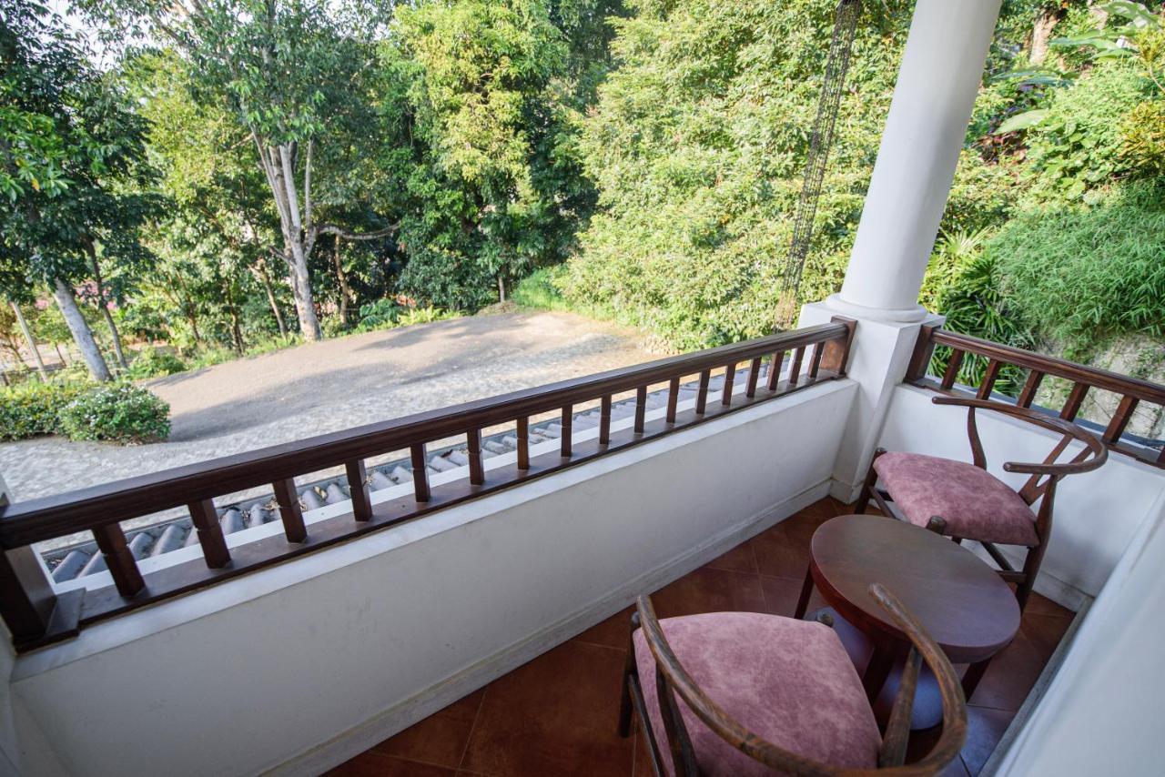 Bed and Breakfast Kingsman House Kandy Esterno foto