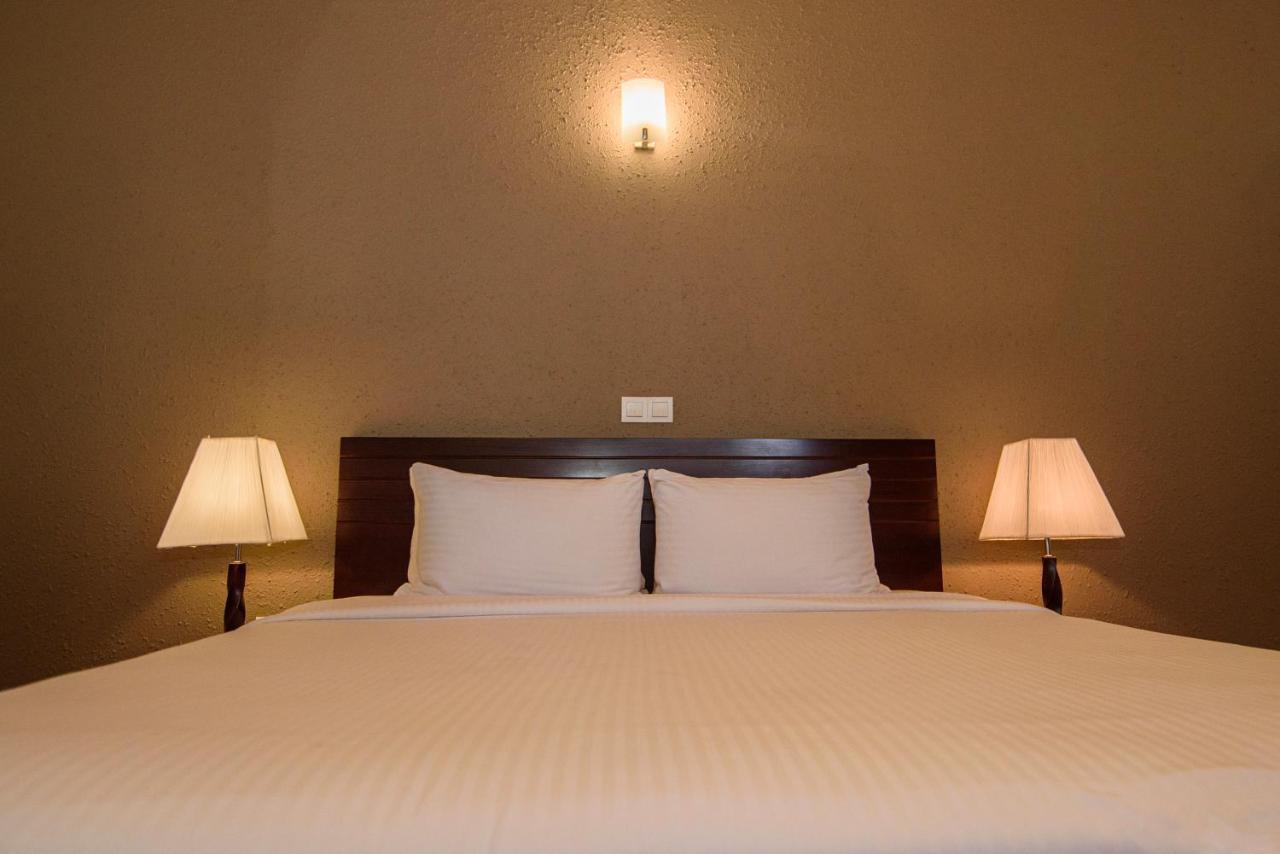 Bed and Breakfast Kingsman House Kandy Esterno foto