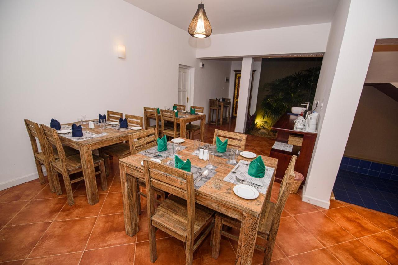 Bed and Breakfast Kingsman House Kandy Esterno foto