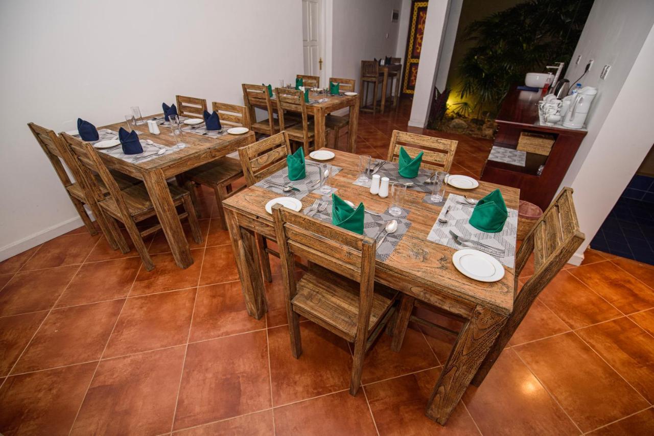 Bed and Breakfast Kingsman House Kandy Esterno foto