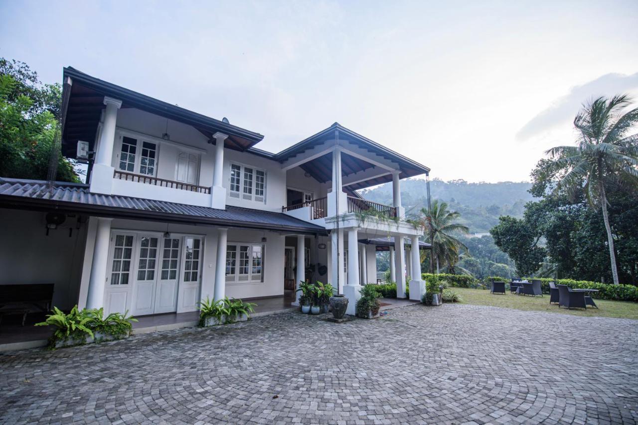 Bed and Breakfast Kingsman House Kandy Esterno foto