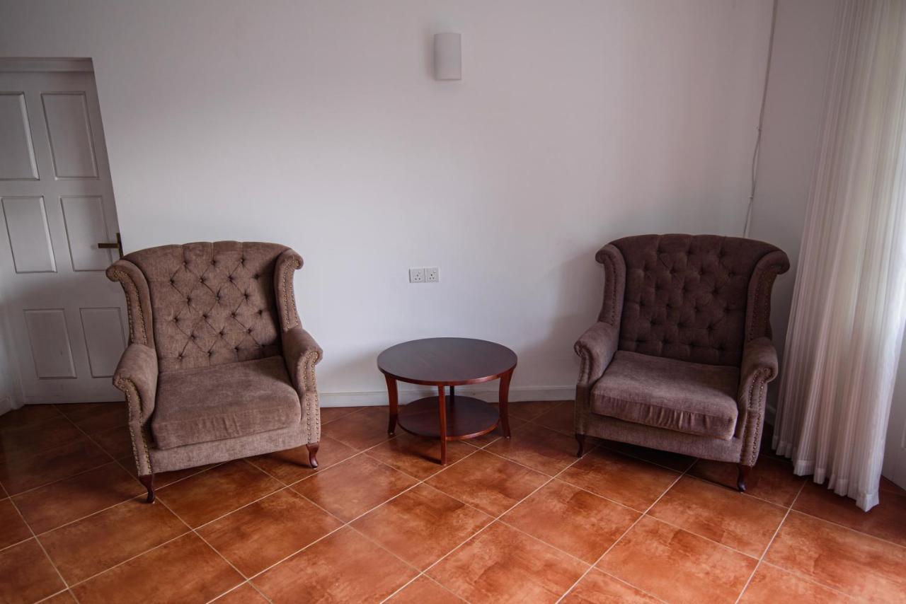 Bed and Breakfast Kingsman House Kandy Esterno foto