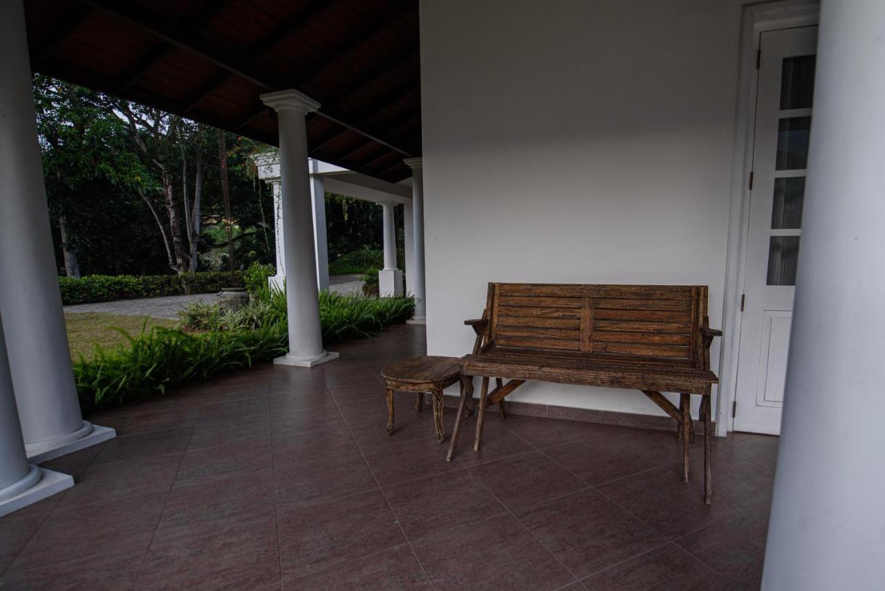 Bed and Breakfast Kingsman House Kandy Esterno foto
