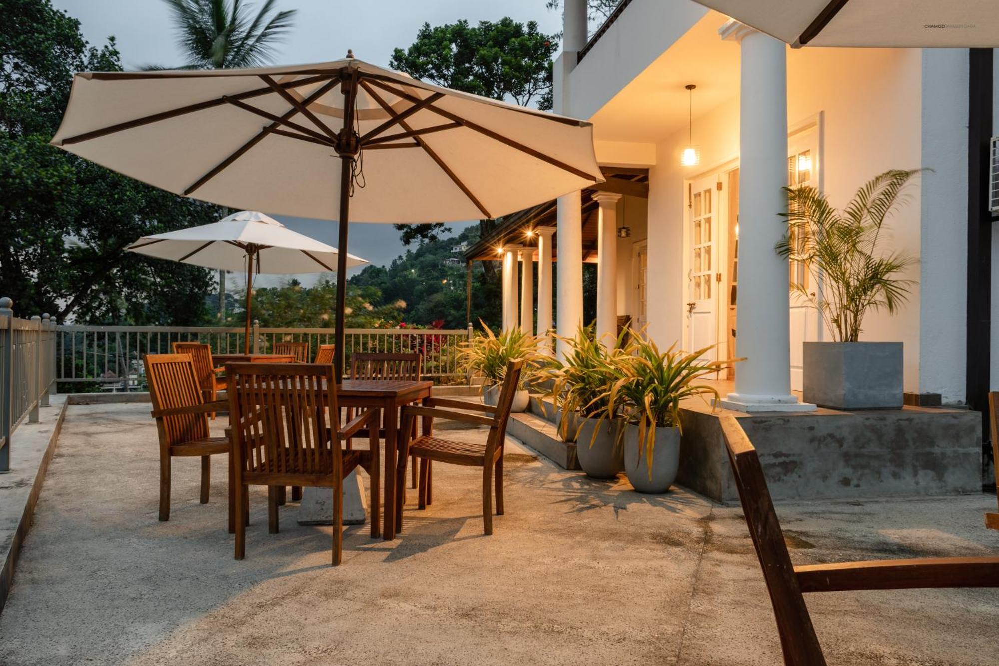 Bed and Breakfast Kingsman House Kandy Esterno foto
